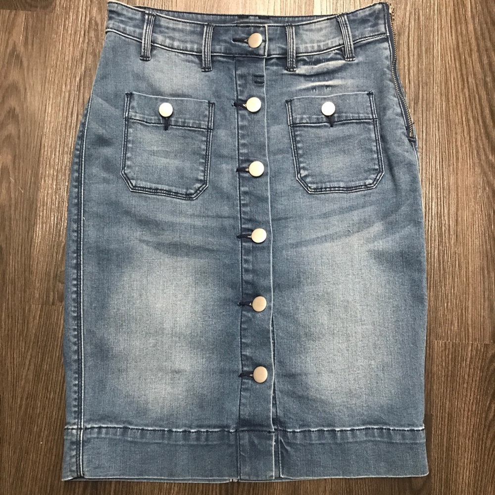 Bebe high waisted blue denim skirt size 2